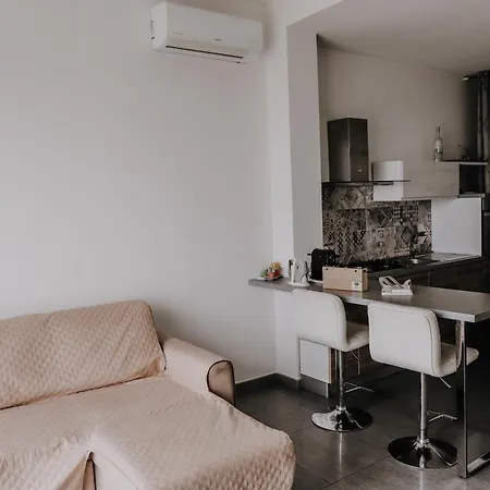Apartment - Privitera & *