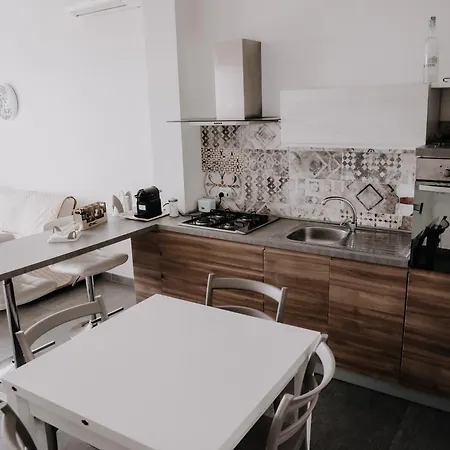 - Privitera & Apartment Pozzallo