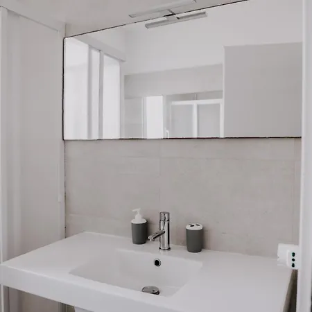 - Privitera & Apartment Pozzallo